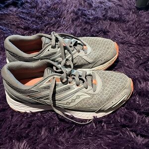 Cohesion 13 GRID like new shoes for training, walking, running. Accepting offers